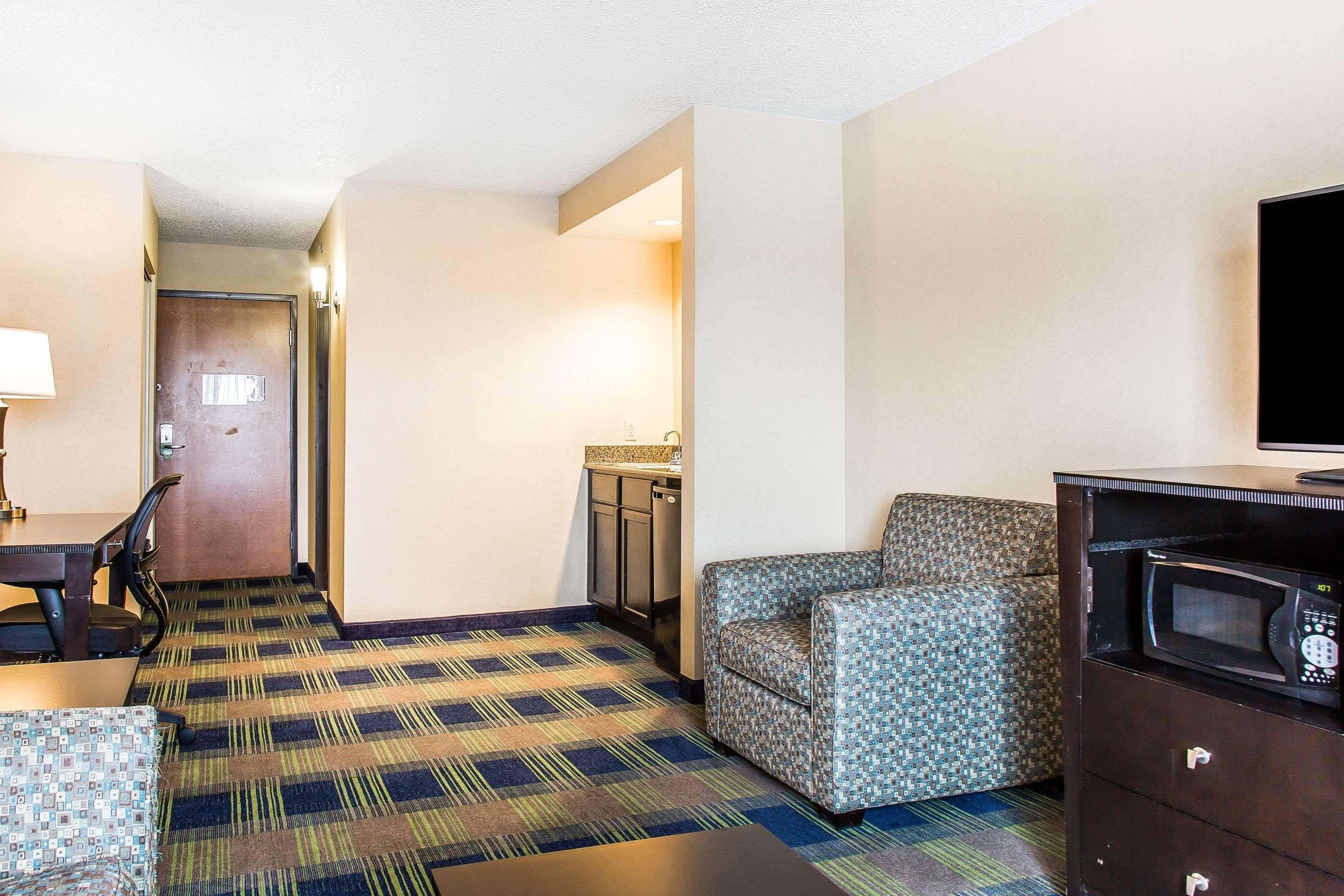 Comfort Inn & Suites Meriden Exterior foto